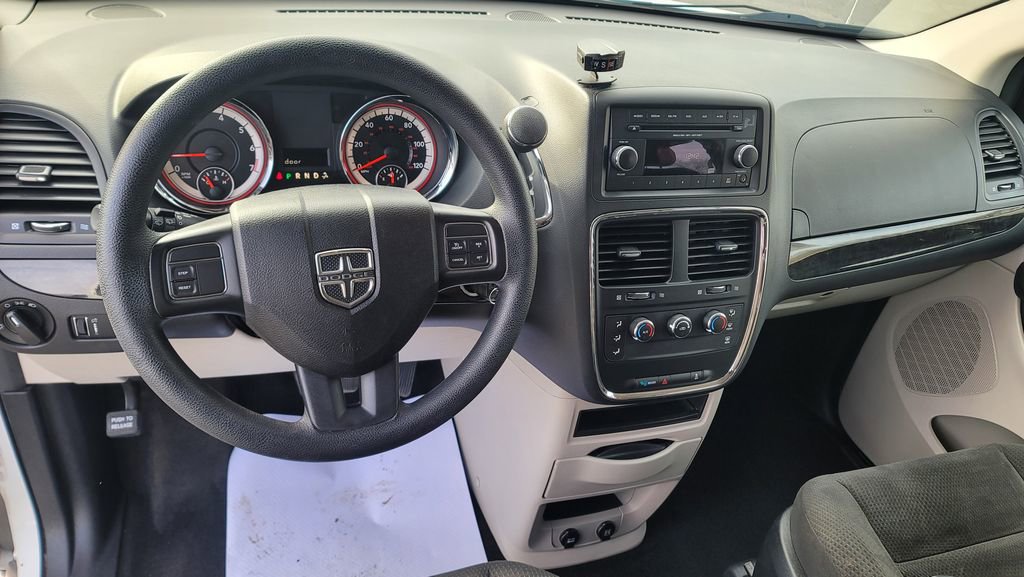 Used 2016 Dodge Grand Caravan American Value Package image 24