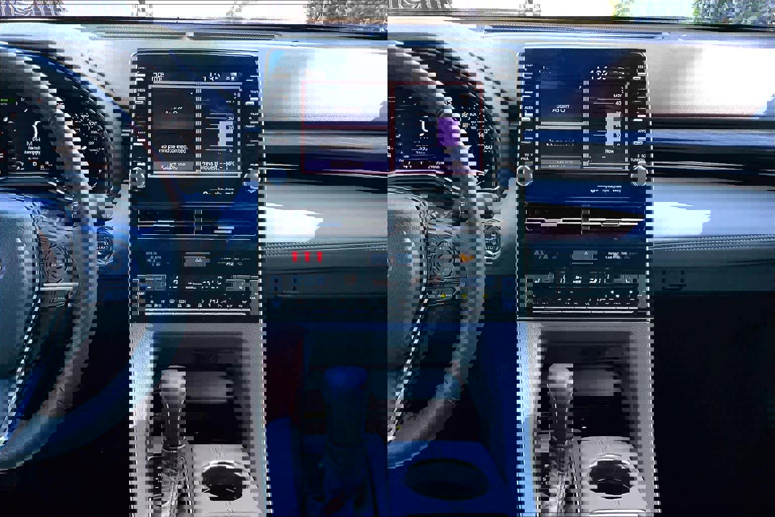 Used 2022 Toyota Avalon XLE image 6