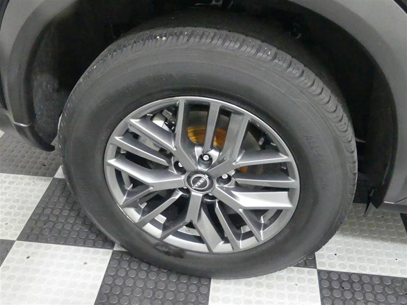 Used 2023 Nissan Rogue S FWD image 17