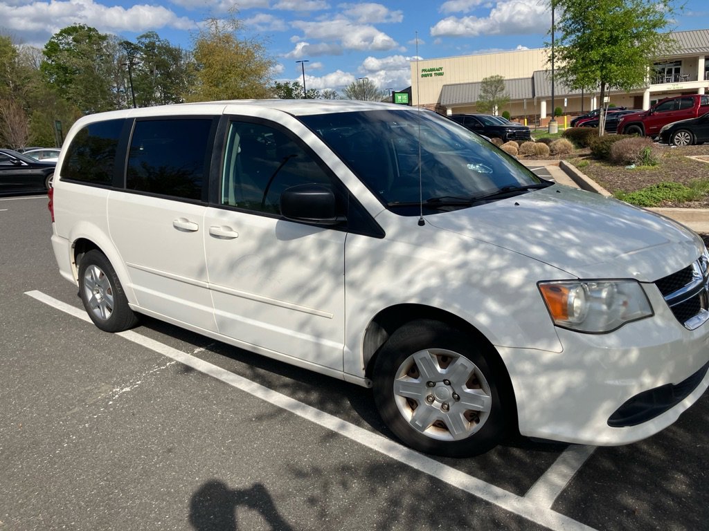 Used 2012 Dodge Grand Caravan SE image 2