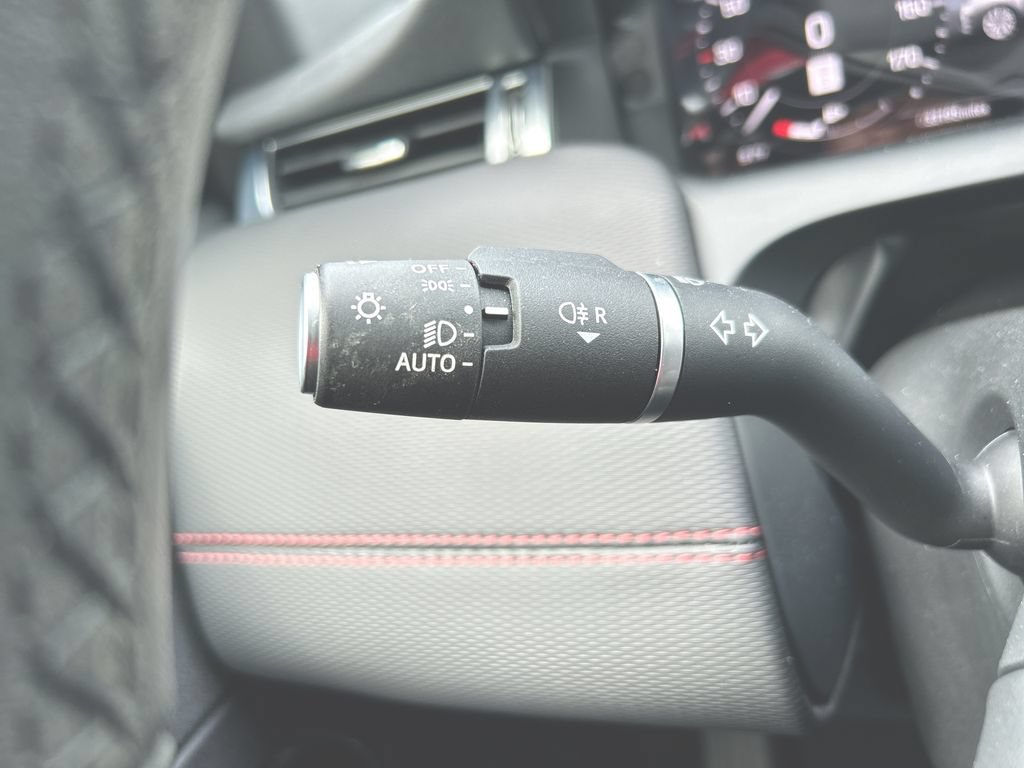 Used 2023 Land Rover Discovery Sport SE R-Dynamic AWD/4WD image 21