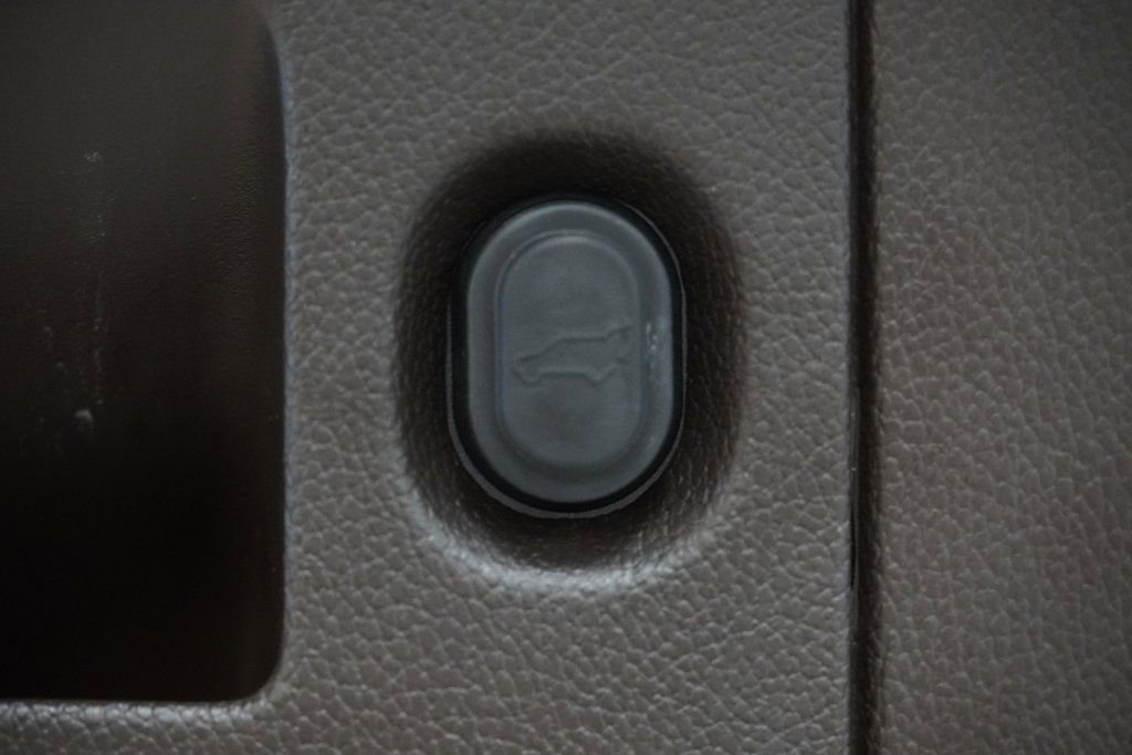 Used 2020 Chevrolet Suburban Premier image 12