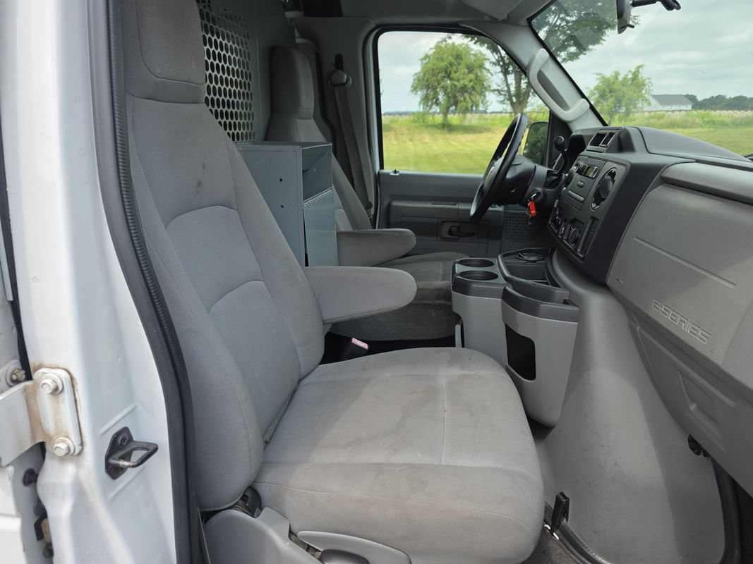 Used 2009 Ford E-250 and Econoline 250 RWD image 14