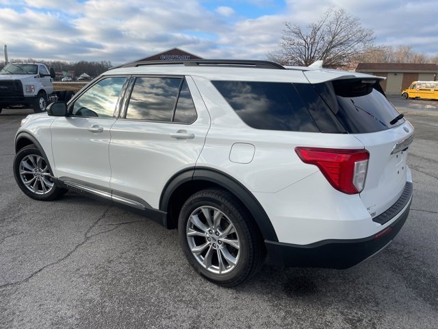 Used 2023 Ford Explorer XLT w/ Equipment Group 202A image 6