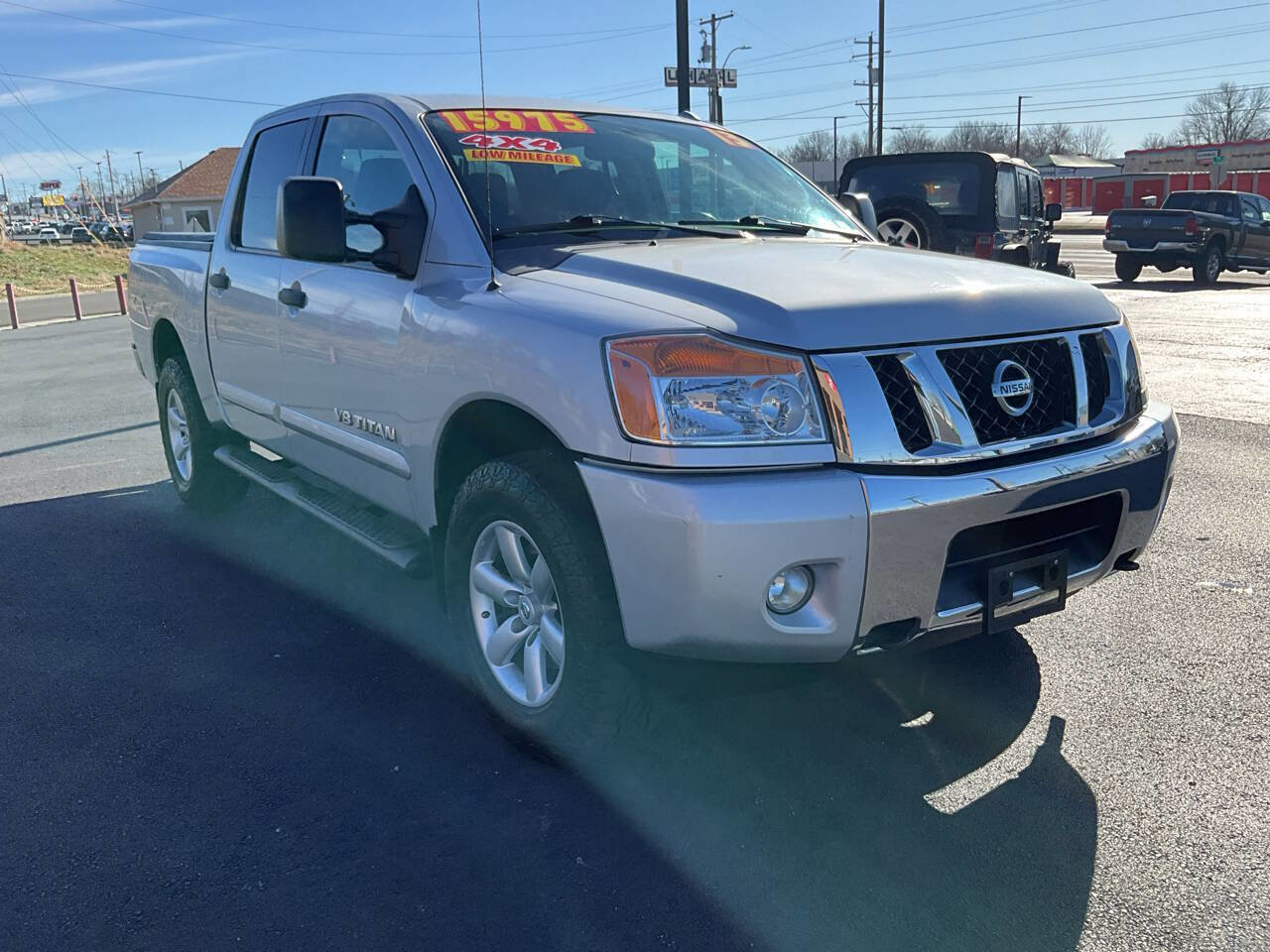 Used 2013 Nissan Titan SV w/ SV Premium Utility Pkg image 7