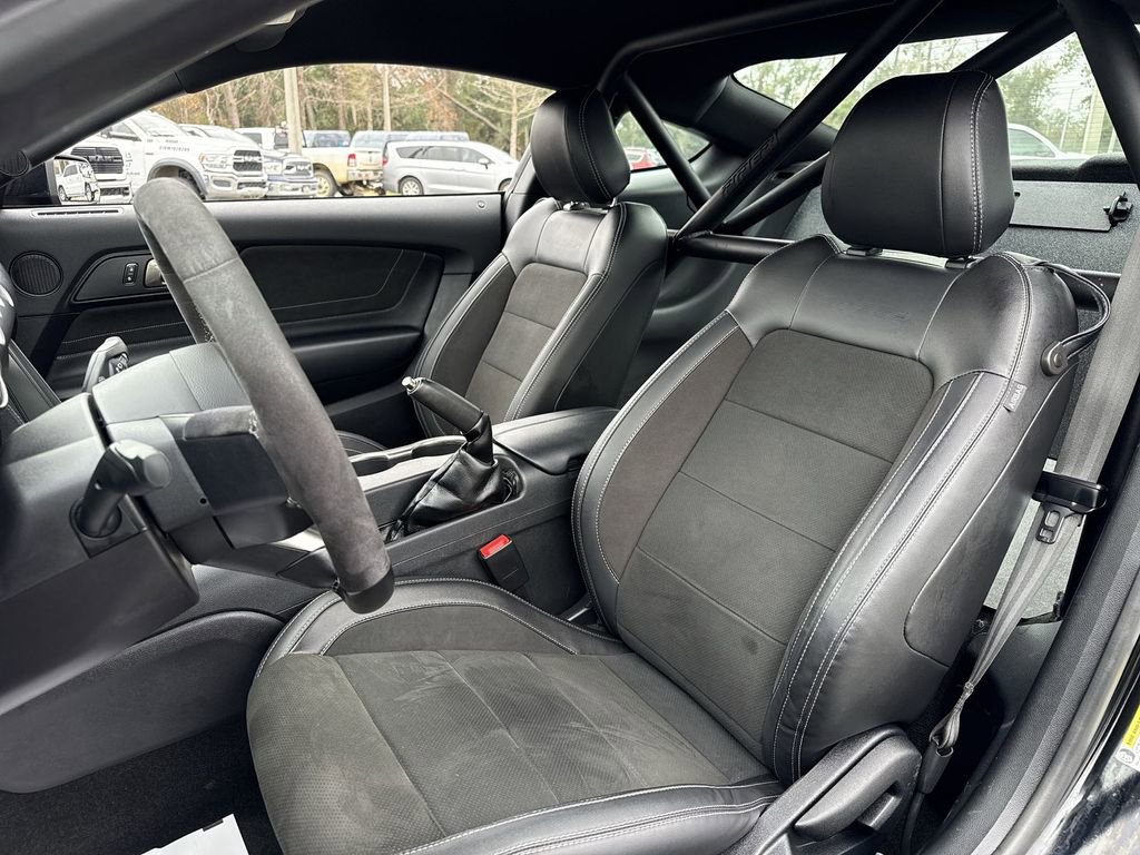 Used 2018 Ford Mustang Shelby GT350 w/ Convenience Package image 11