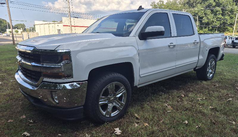 Used 2018 Chevrolet Silverado 1500 LT w/ Texas Edition AWD/4WD image 3