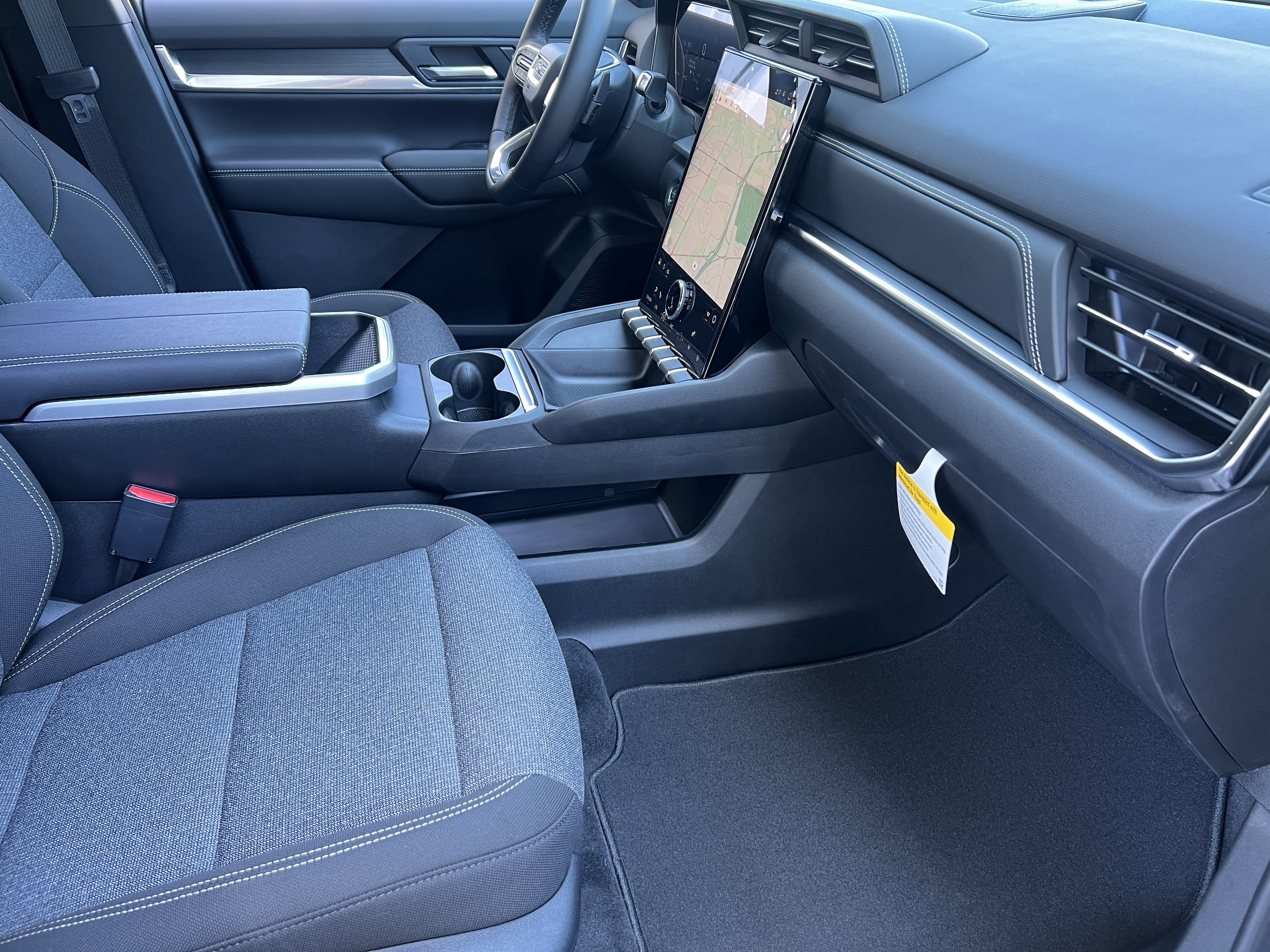 New 2027 GMC Terrain Elevation w/ Technology Package II AWD/4WD image 24