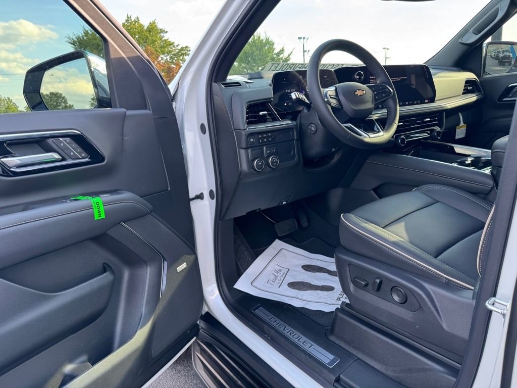 New 2025 Chevrolet Suburban Premier image 12