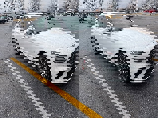 Used 2025 Genesis G70 2.5T image 1