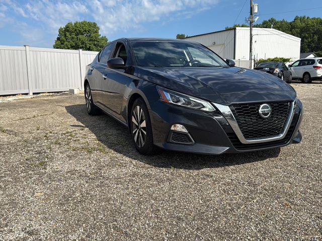 Certified 2022 Nissan Altima 2.5 SV FWD image 1