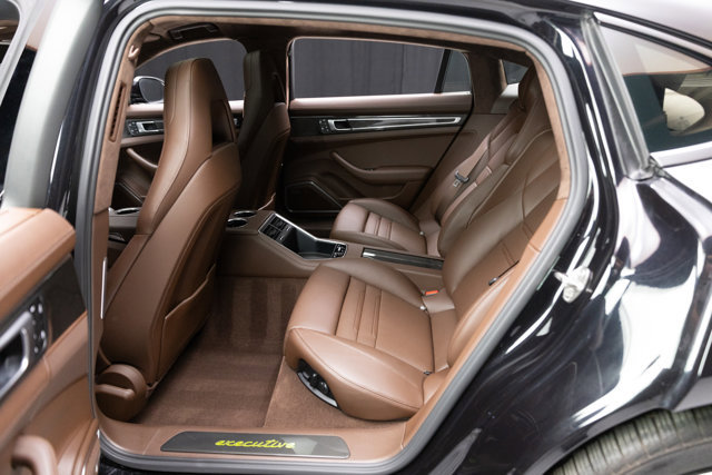 Used 2023 Porsche Panamera 4S Executive image 59