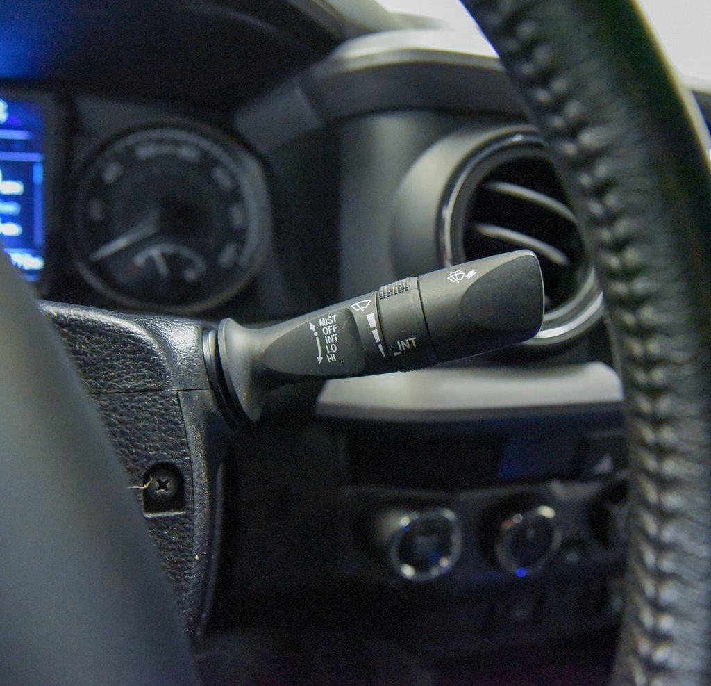 Used 2020 Toyota Tacoma TRD Off-Road image 22