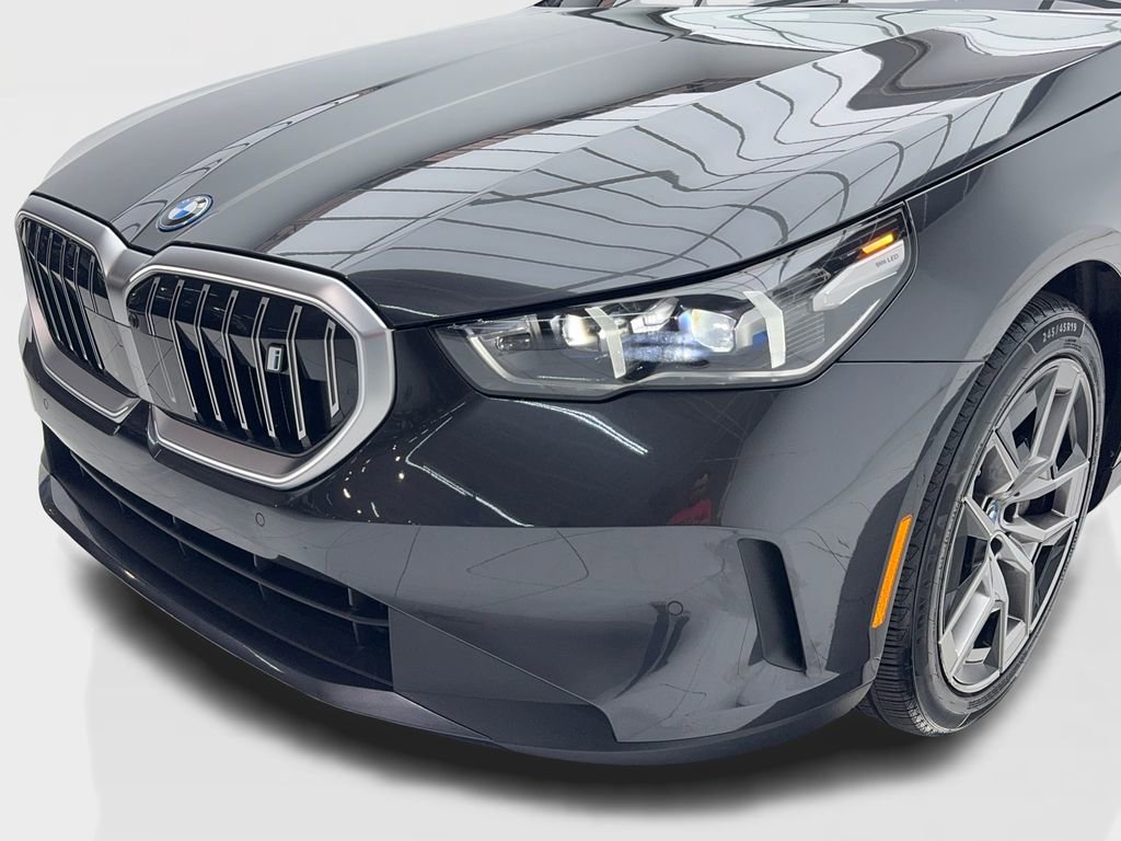 Used 2024 BMW i5 eDrive40i image 5