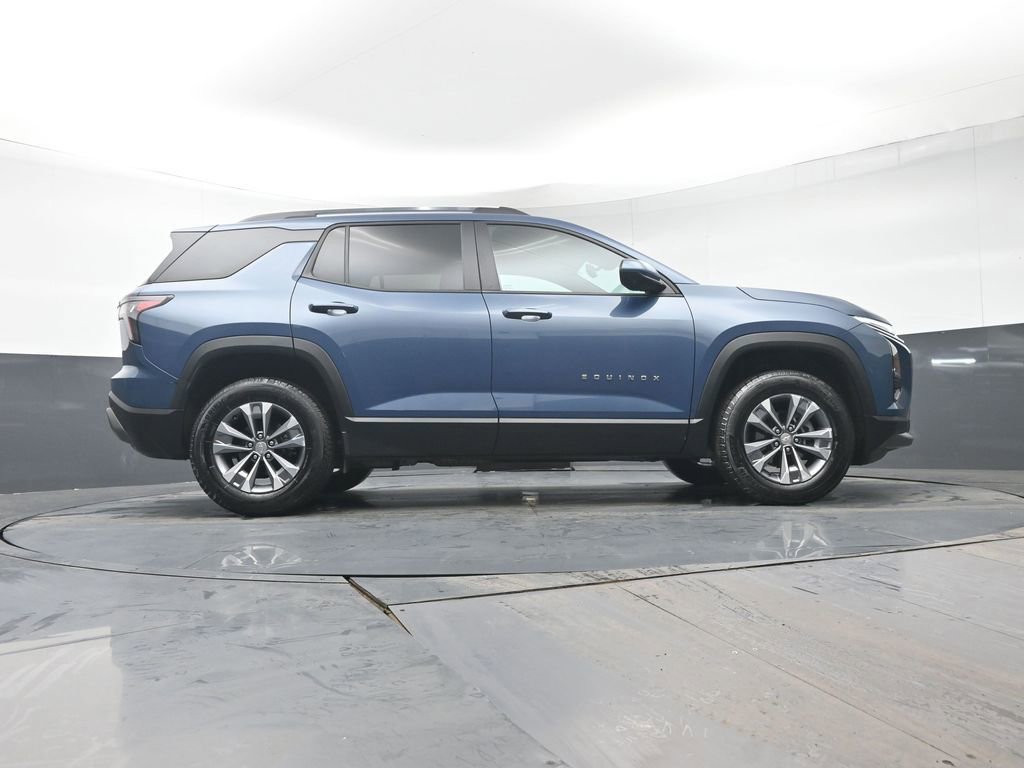 Used 2025 Chevrolet Equinox LT w/ Convenience Package II image 29