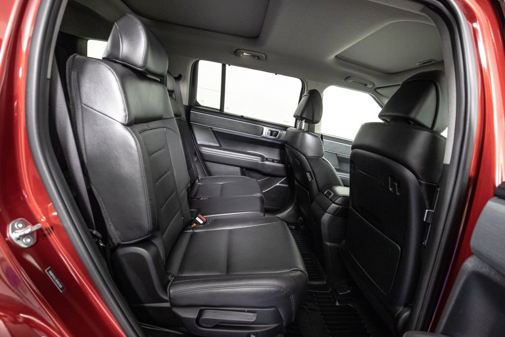 Used 2024 Hyundai Santa Fe Limited image 12