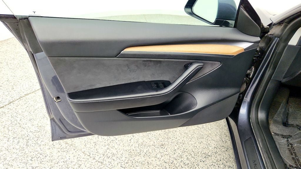 Used 2023 Tesla Model 3 Standard Range RWD image 11