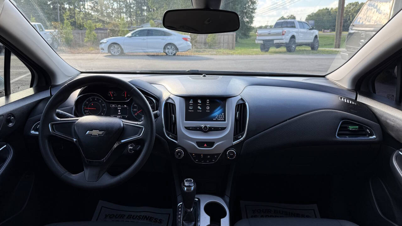 Used 2017 Chevrolet Cruze LS FWD image 18