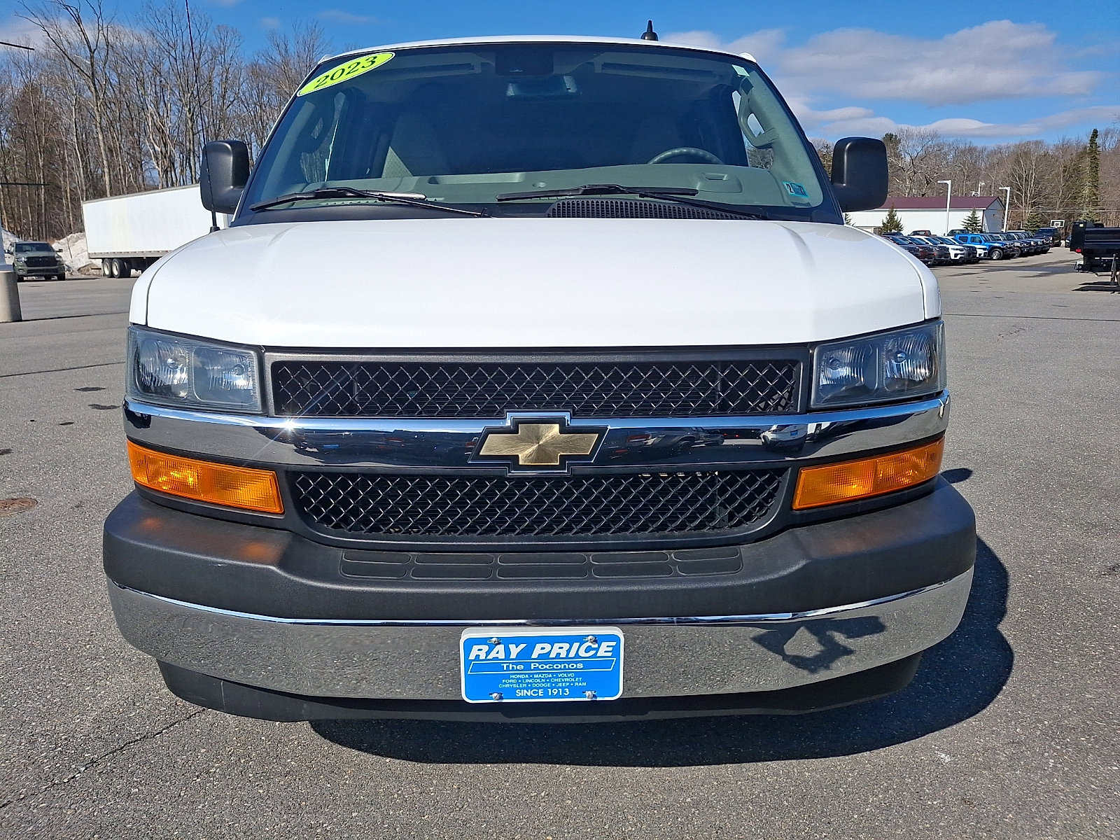 Used 2023 Chevrolet Express 3500 LT w/ LT Preferred Equipment Group image 2