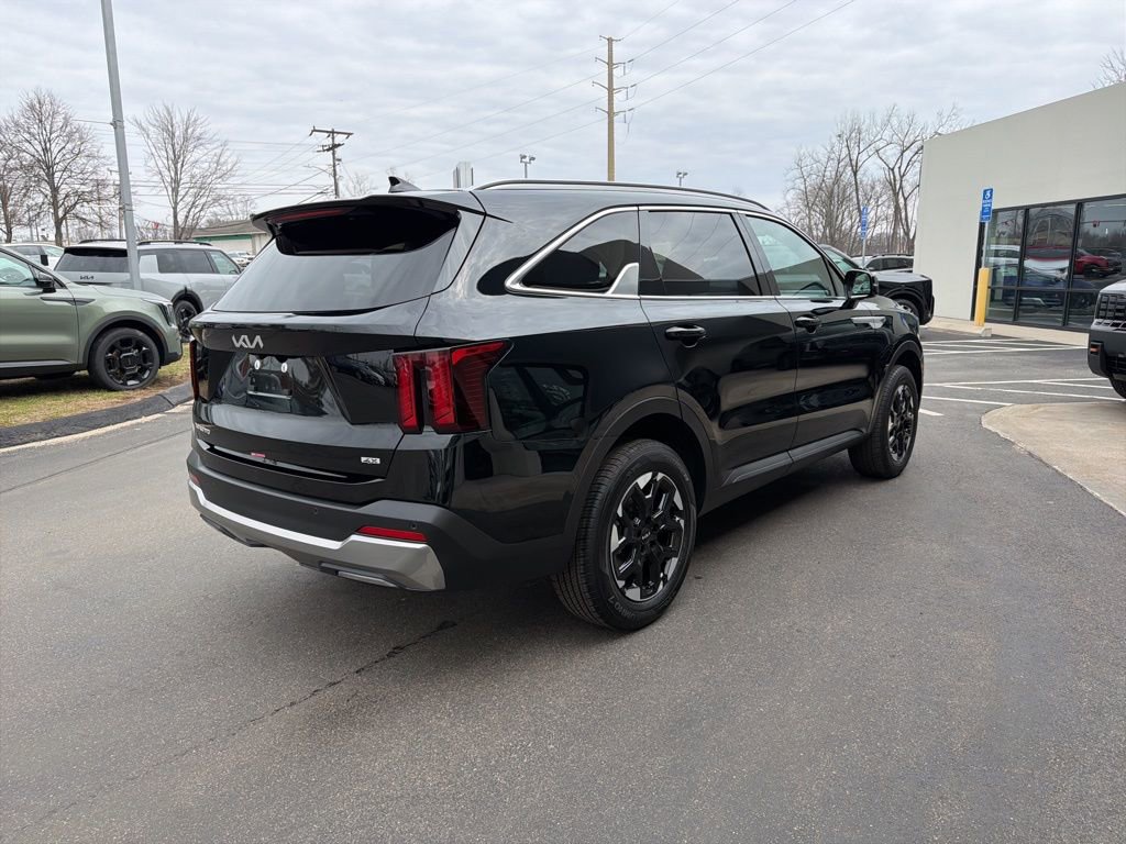 Used 2025 Kia Sorento S image 6