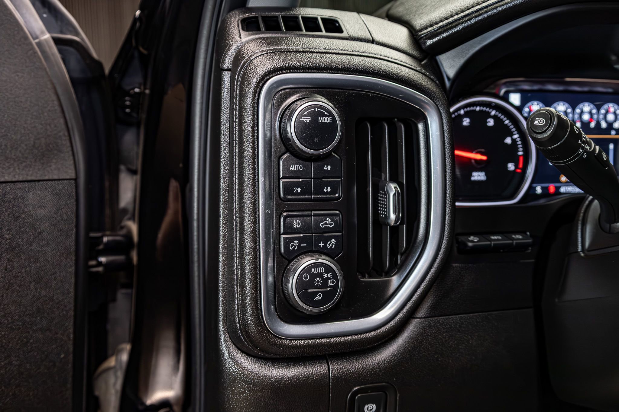 Used 2022 Chevrolet Silverado 2500 LTZ w/ LTZ Plus Package AWD/4WD image 20