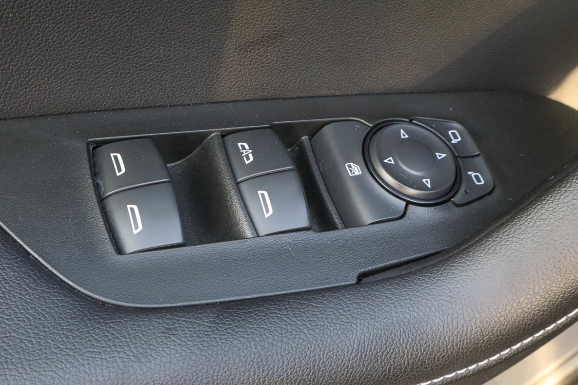 Used 2025 Chevrolet Blazer LT FWD image 14