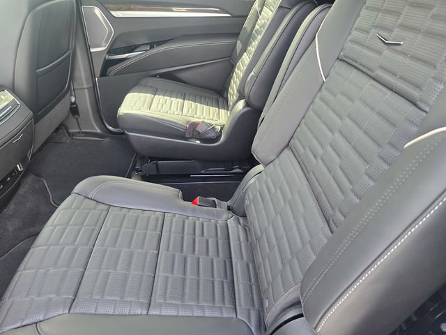 New 2026 Cadillac Escalade ESV Platinum Luxury AWD/4WD image 13