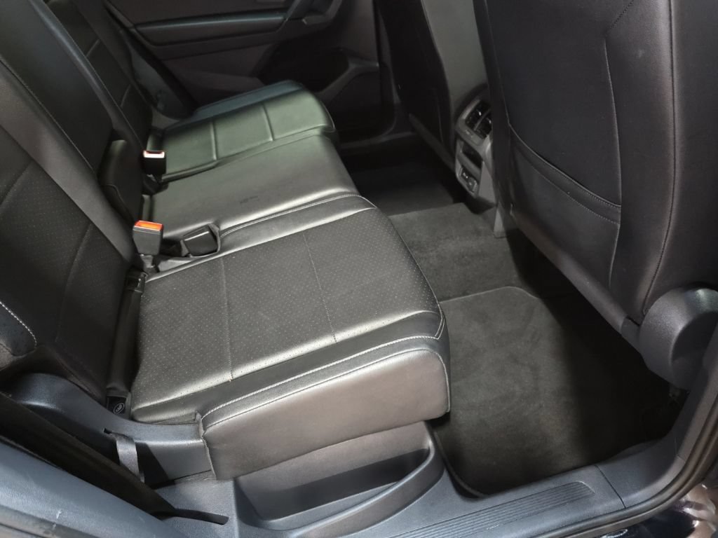 Used 2019 Volkswagen Tiguan SE AWD/4WD image 11