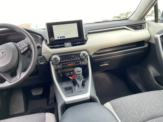 Used 2025 Toyota RAV4 XLE FWD image 15
