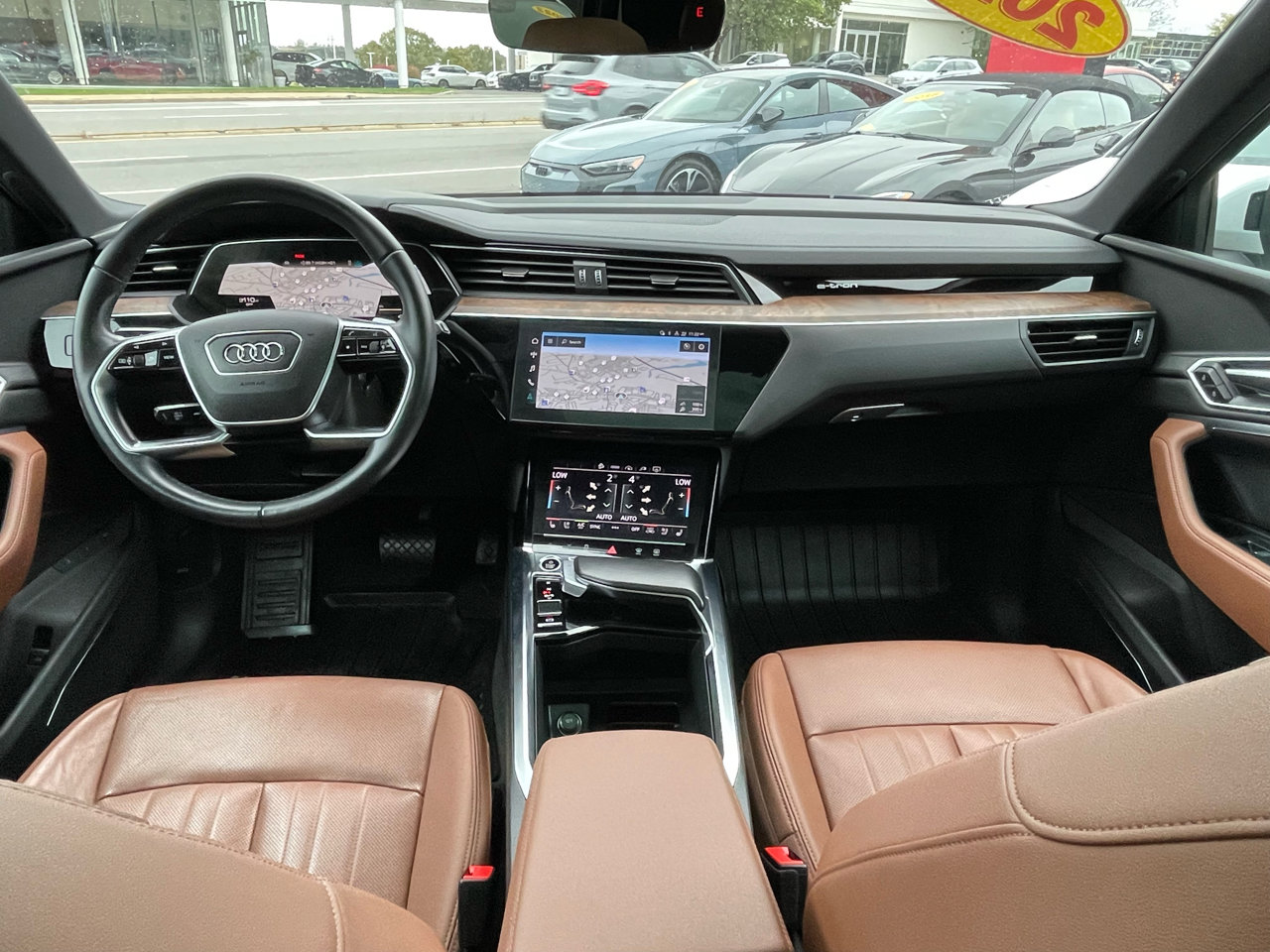 Used 2023 Audi e-tron Premium Plus w/ Premium Plus Package image 35