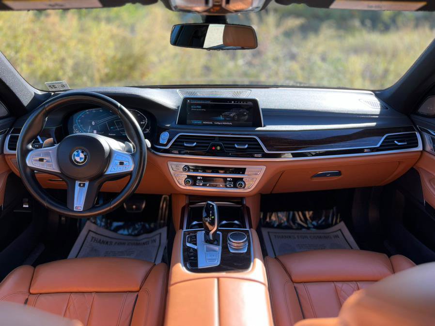 Used 2022 BMW 750i xDrive w/ M Sport Package image 16