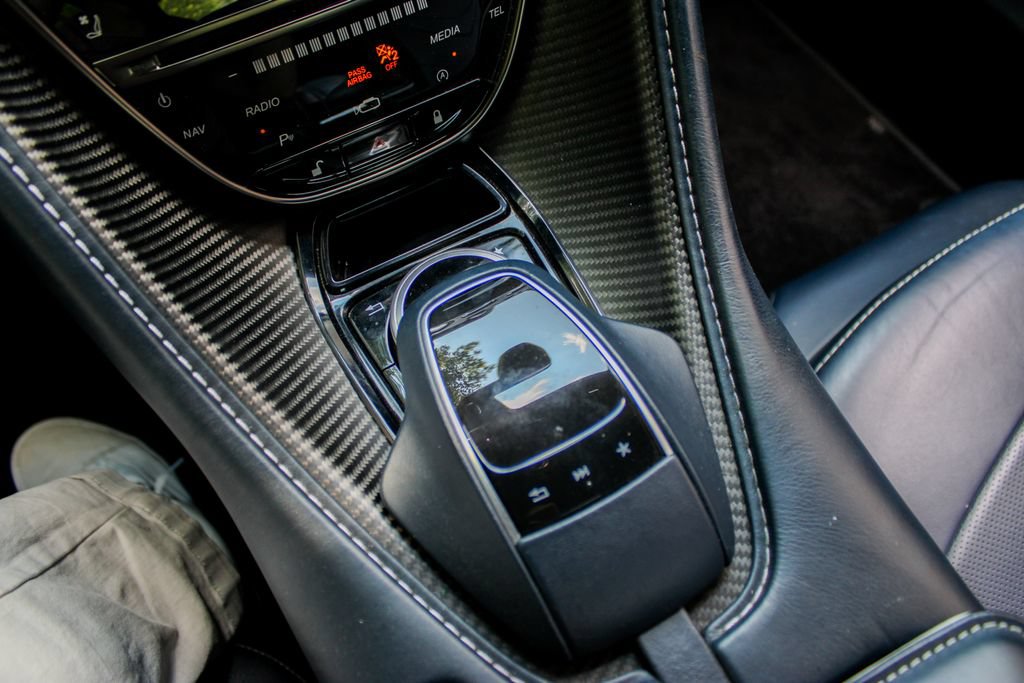 Used 2019 Aston Martin DBS Superleggera RWD image 18