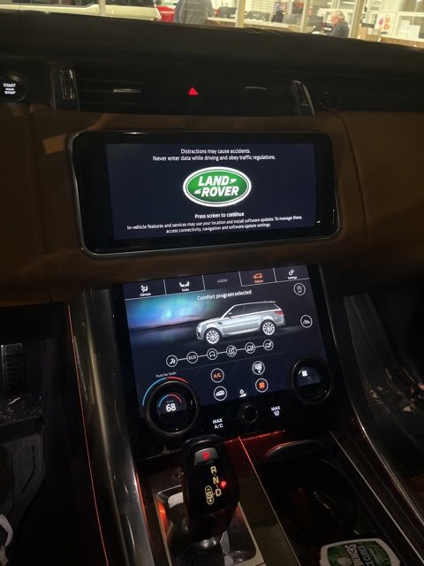 Used 2018 Land Rover Range Rover Sport HSE Dynamic image 6