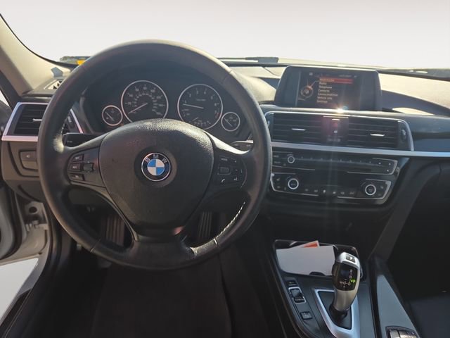 Used 2017 BMW 320i Sedan image 10