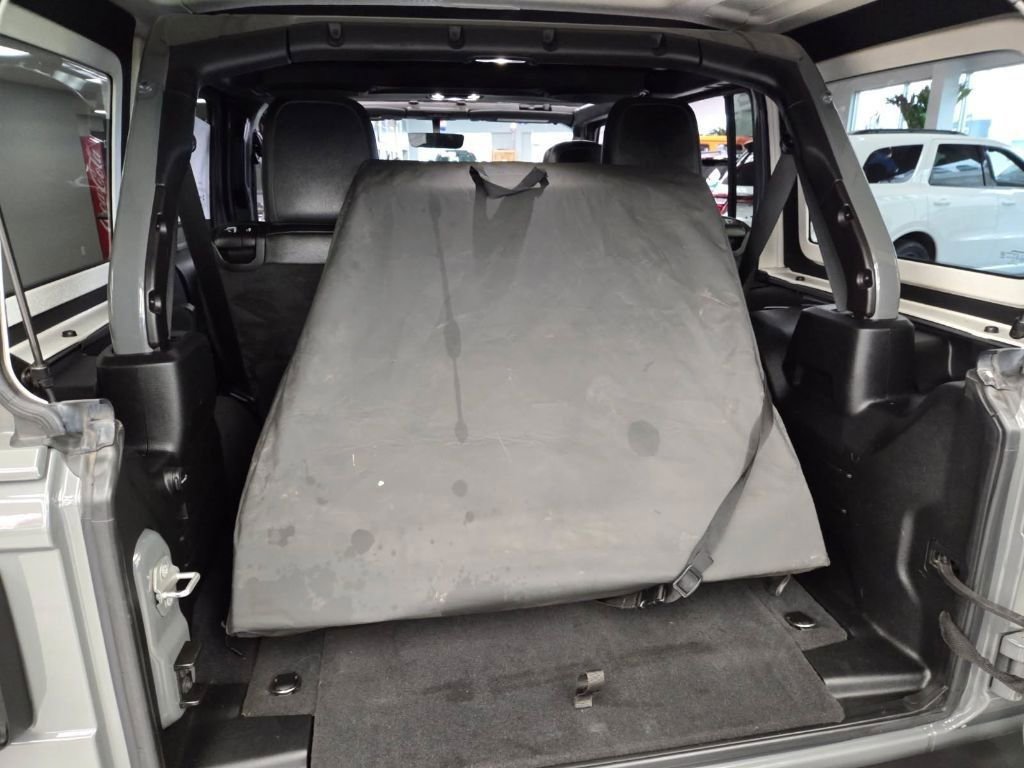 Used 2021 Jeep Wrangler Unlimited Sahara image 22