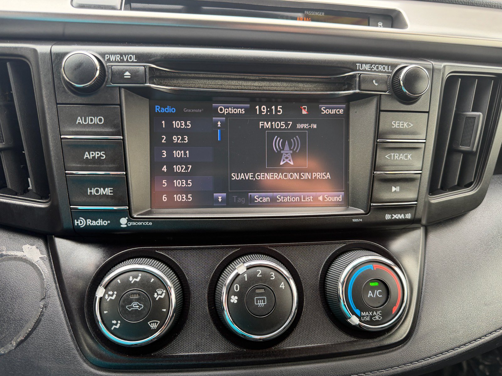 Used 2016 Toyota RAV4 LE AWD/4WD image 22