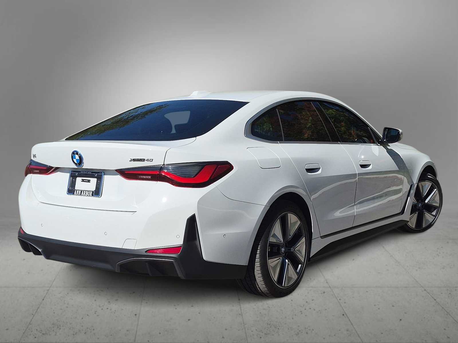 Used 2024 BMW i4 xDrive40i w/ Premium Package AWD/4WD image 8