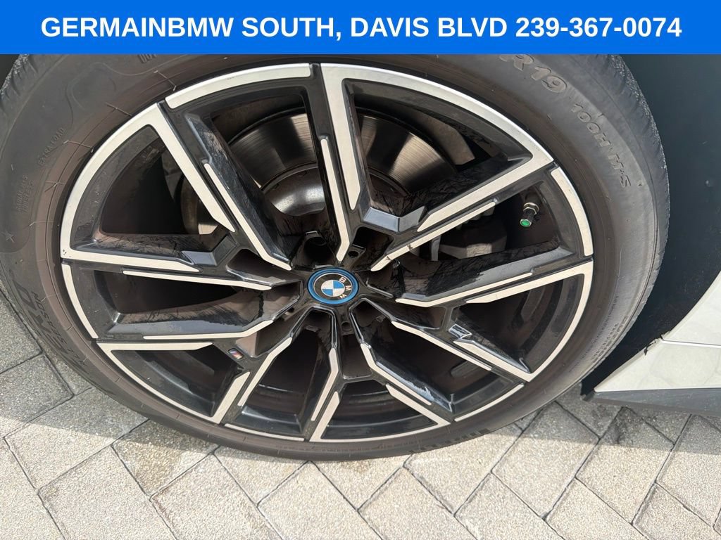 Used 2023 BMW i4 eDrive40 w/ M Sport Package RWD image 36
