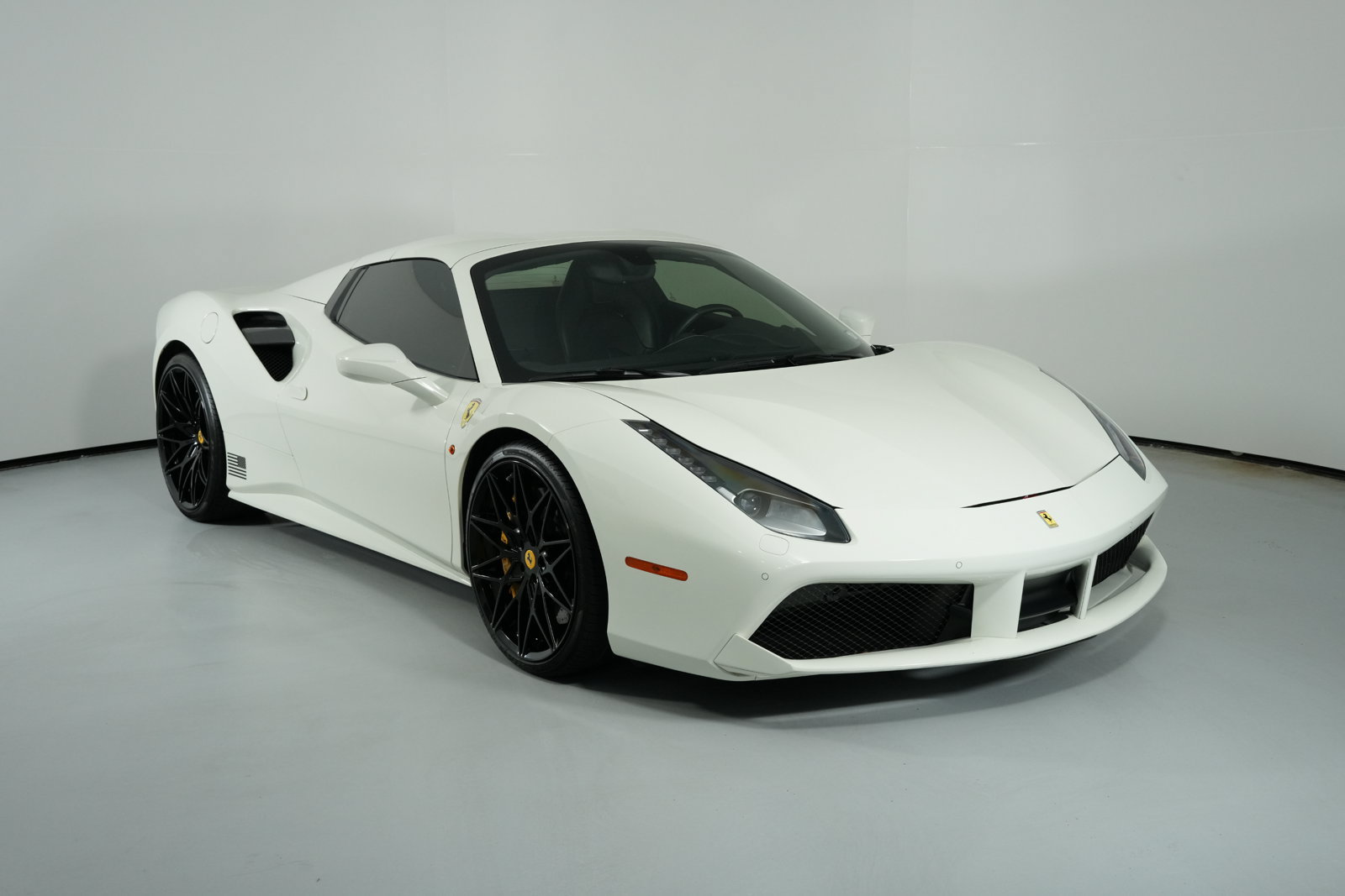 Used 2019 Ferrari 488 Spider RWD image 2