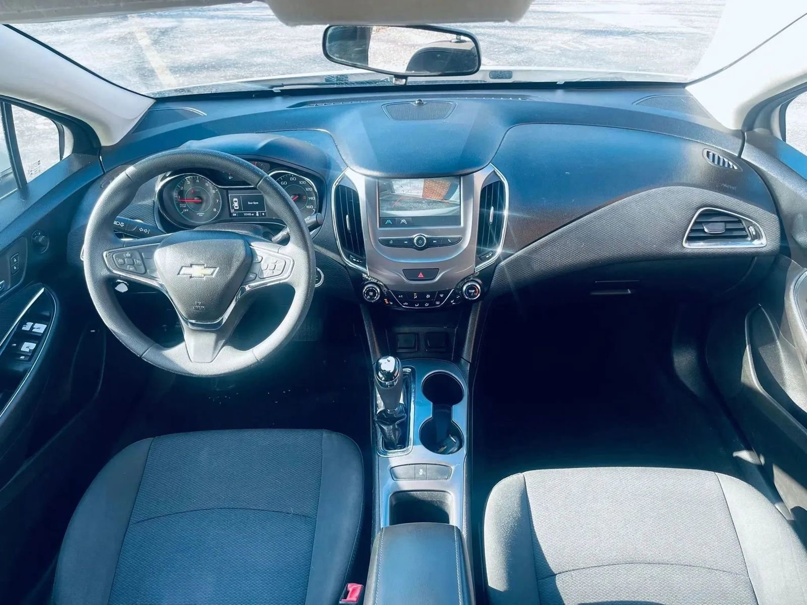 Used 2018 Chevrolet Cruze LT w/ Convenience Package image 13