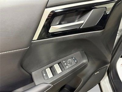 New 2026 Mitsubishi Outlander ES image 14