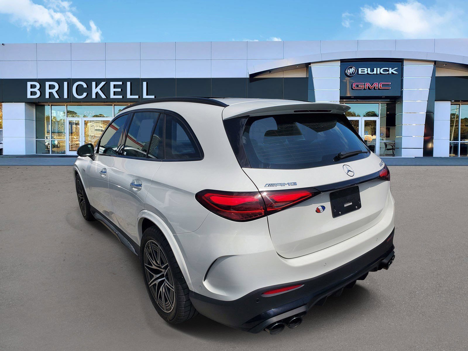 Used 2025 Mercedes-Benz GLC 43 AMG 4MATIC image 4