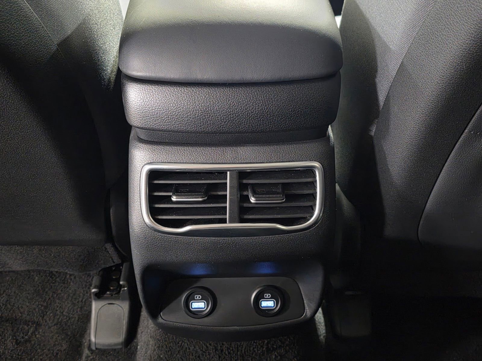 Certified 2022 Hyundai Santa Fe SEL w/ Convenience Package FWD image 16