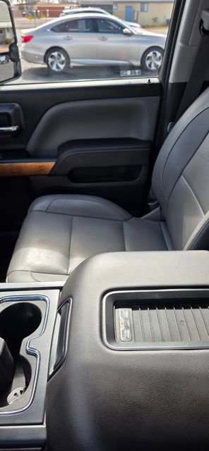 Used 2017 Chevrolet Silverado 1500 LTZ w/ LTZ Plus Package image 23