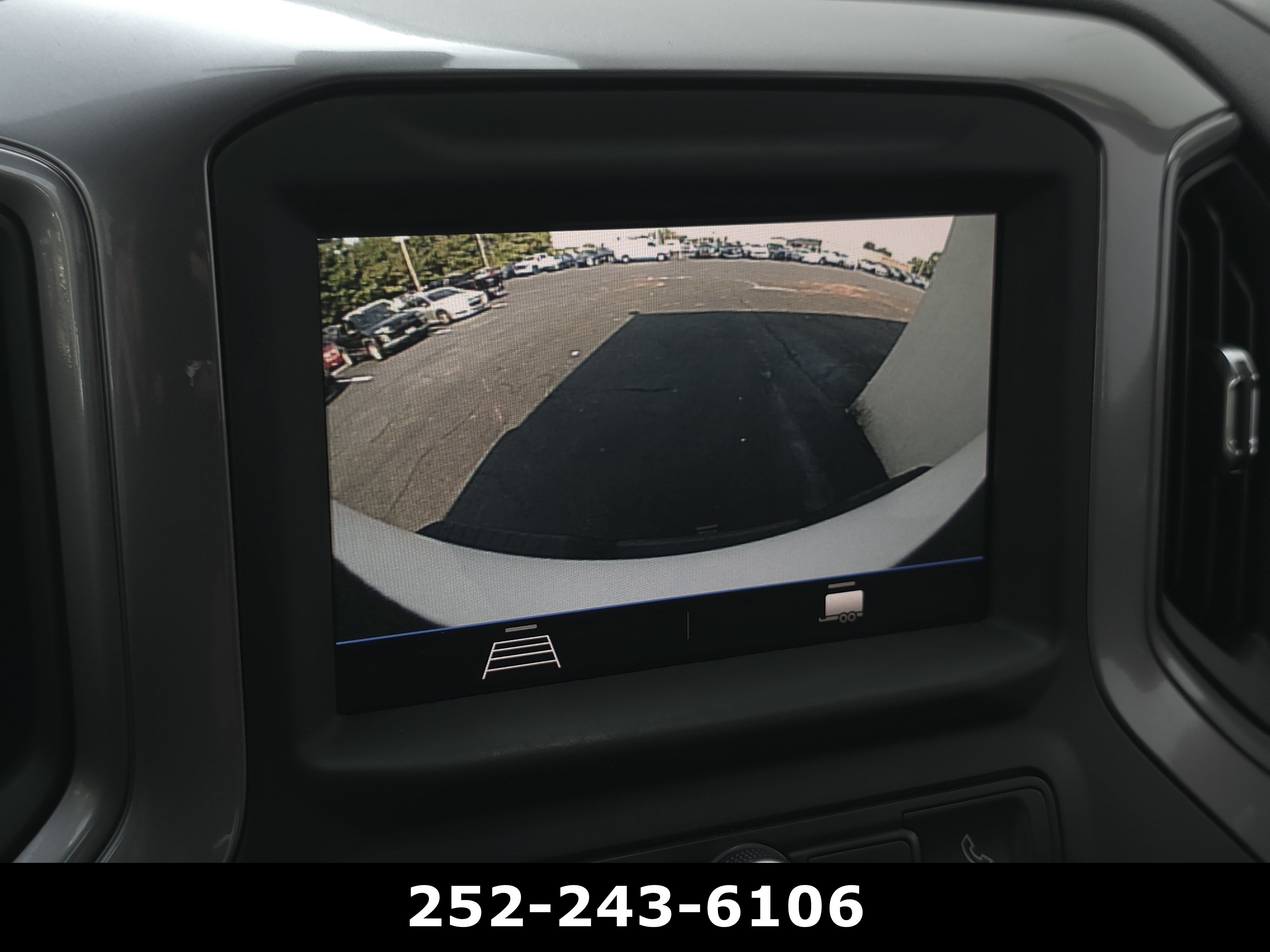 Used 2023 Chevrolet Silverado 2500 Custom w/ Custom Convenience Package AWD/4WD image 17
