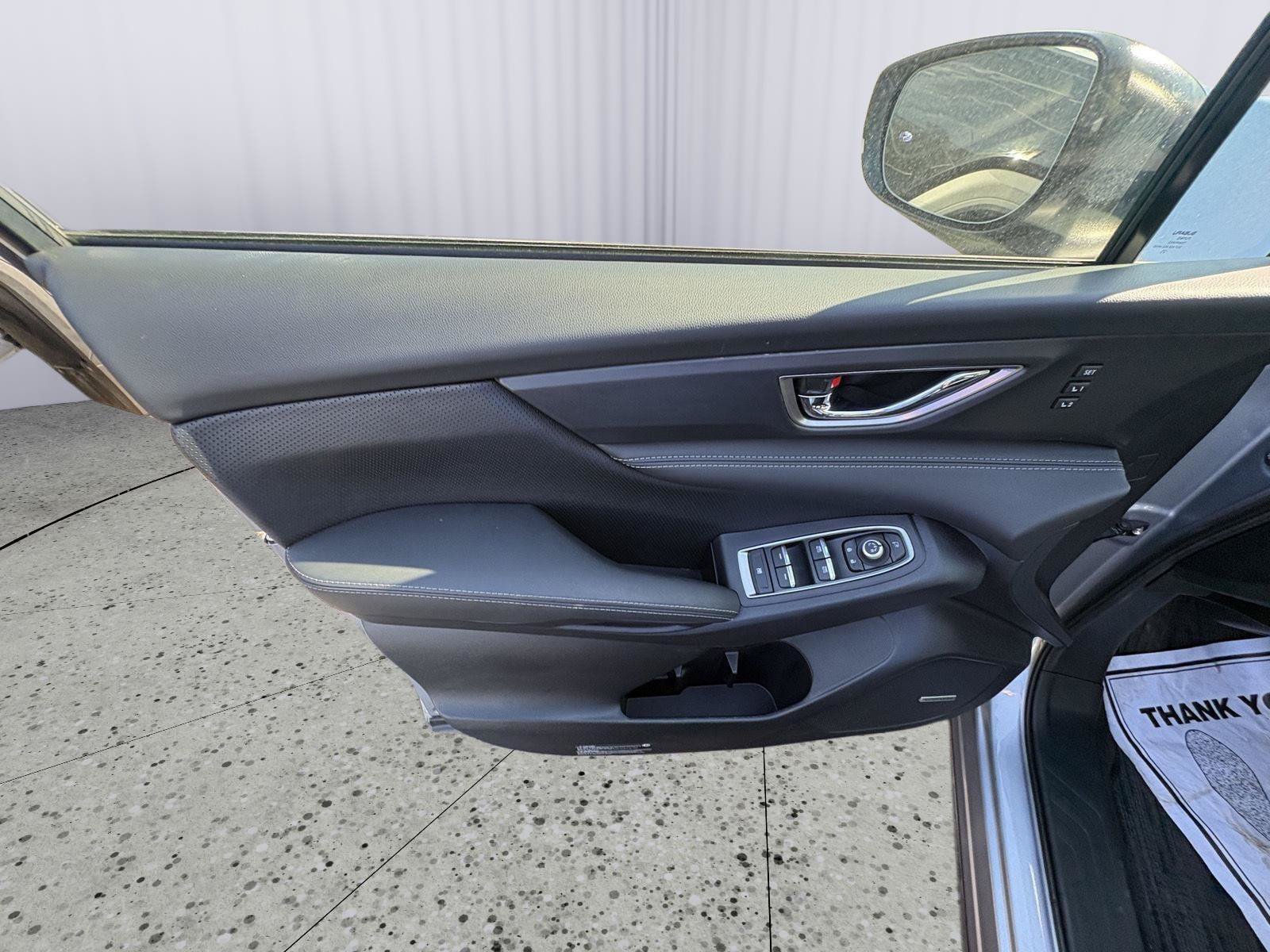 Used 2025 Subaru Ascent Limited AWD/4WD image 25