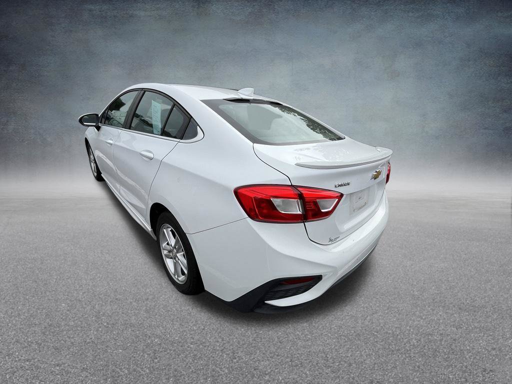 Used 2018 Chevrolet Cruze LT w/ RS Package FWD image 8