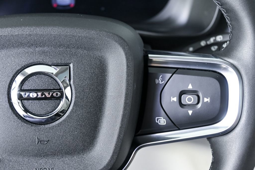 Certified 2024 Volvo XC40 B5 Plus w/ Protection Package Premier image 13