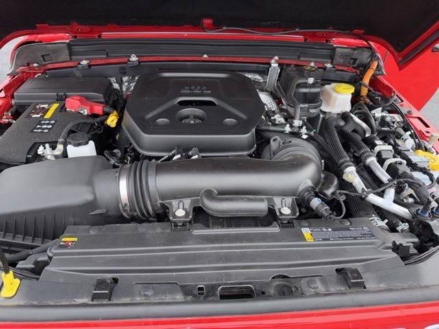 Used 2025 Jeep Wrangler Sahara 4xe image 21