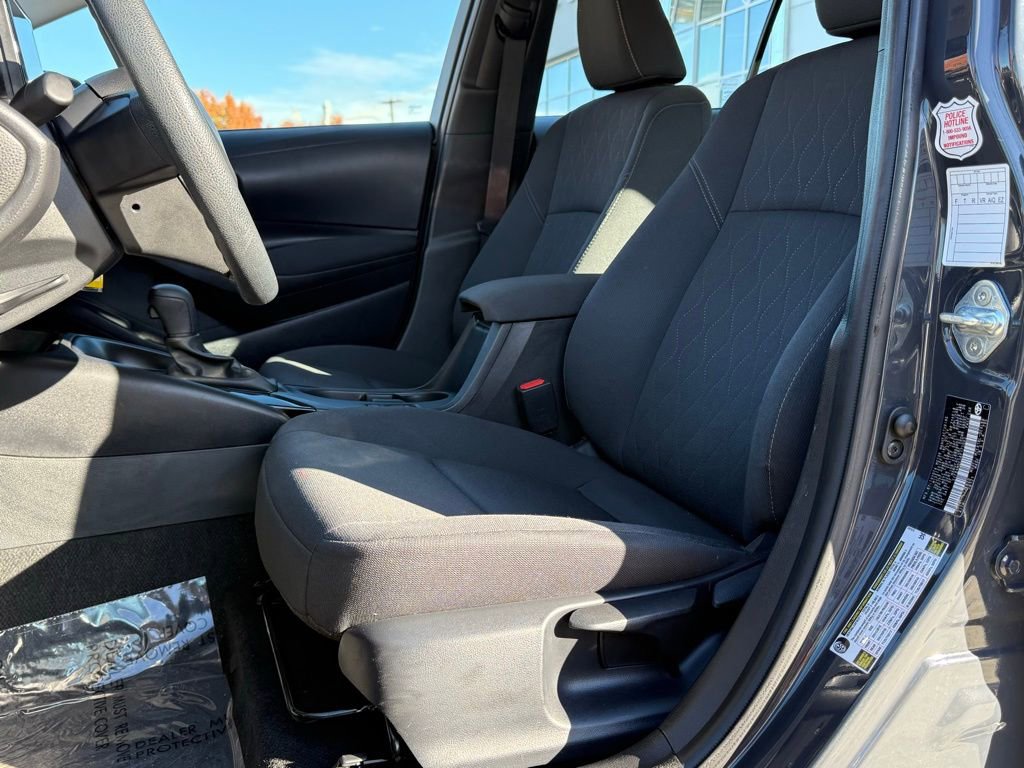 Used 2024 Toyota Corolla LE image 2